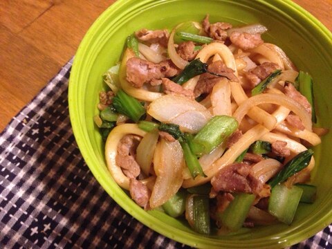 小松菜と豚肉のソース焼うどん。